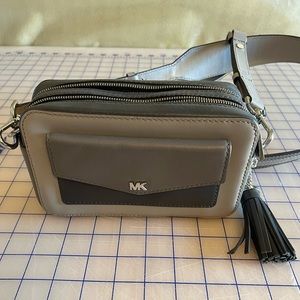 Michael Kors Crossbody Camera Bag in Grays